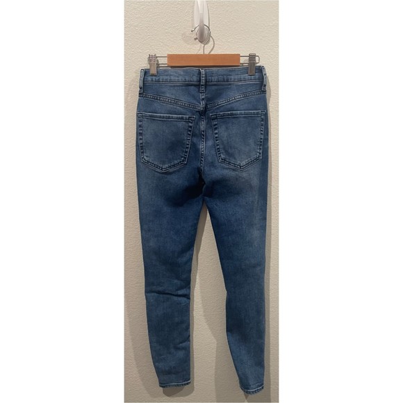 FREE PEOPLE High Rise Busted Knee Distressed Jeans - Picture 3 of 3